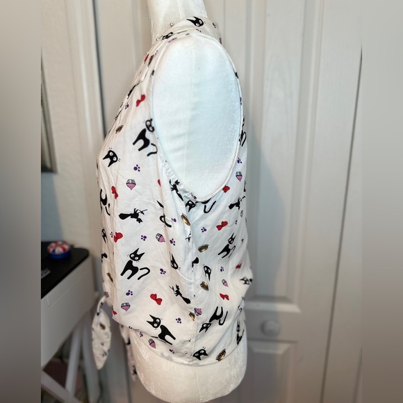 Her Universe Cat Print Sleeveless Blouse (M) - Picture 4 of 6
